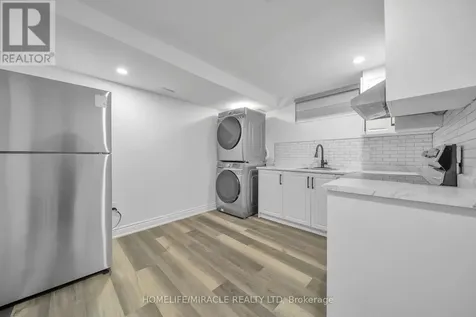 261 Country Hill Drive Kitchener ON N2E 2C1