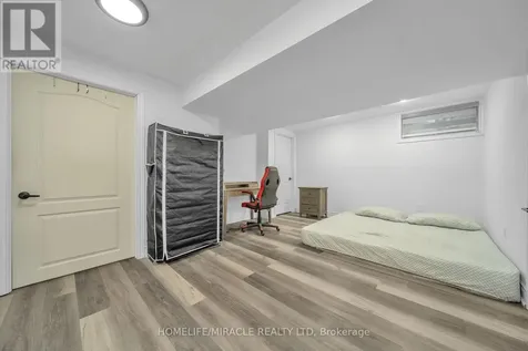 261 Country Hill Drive Kitchener ON N2E 2C1