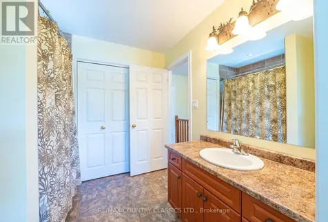 1579 Anstruther Lake Road North Kawartha ON K0L 1A0