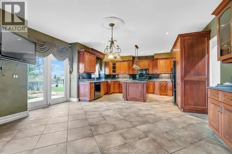 1585 Stoneybrook Crescent Windsor ON N9G 2Z4