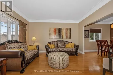 644 Valin Street Ottawa ON K4A 3S9