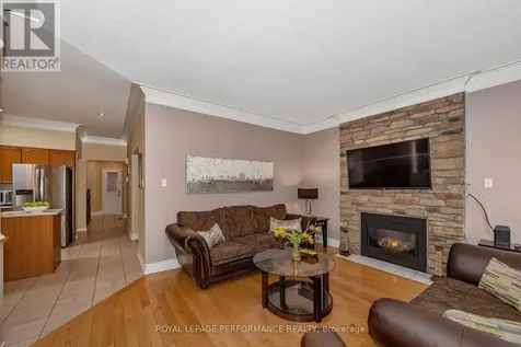 644 Valin Street Ottawa ON K4A 3S9