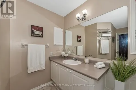 644 Valin Street Ottawa ON K4A 3S9