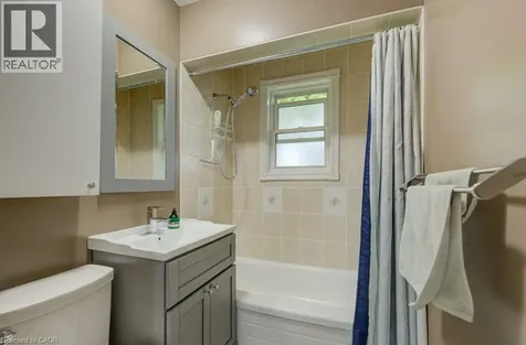 1 Bryant Court Hamilton ON L8K 4A9