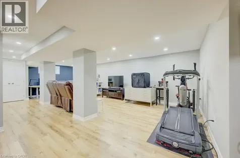 1 Bryant Court Hamilton ON L8K 4A9