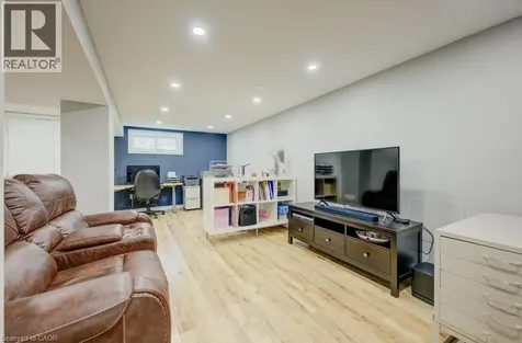 1 Bryant Court Hamilton ON L8K 4A9
