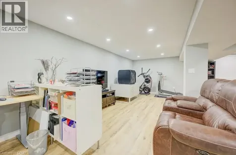 1 Bryant Court Hamilton ON L8K 4A9