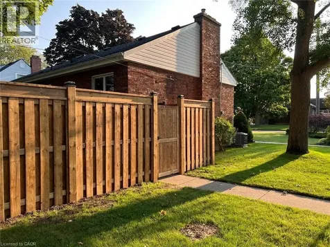 1 Bryant Court Hamilton ON L8K 4A9