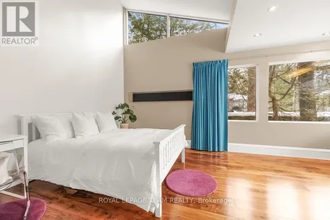 55 Willingdon Road Ottawa ON K1M 2J6