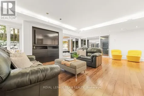 55 Willingdon Road Ottawa ON K1M 2J6