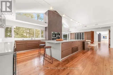 55 Willingdon Road Ottawa ON K1M 2J6