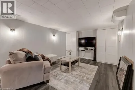 2825 Gananoque Drive Mississauga ON L5N 1V6