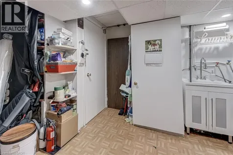 2825 Gananoque Drive Mississauga ON L5N 1V6