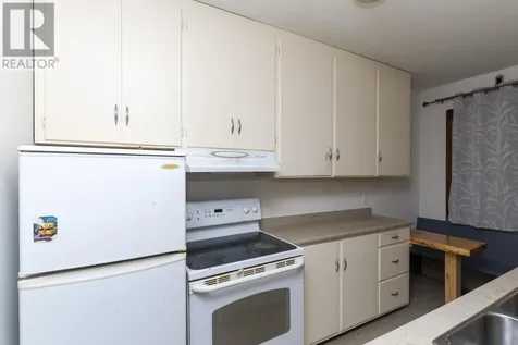136 Court St S Thunder Bay ON P7B 2X4