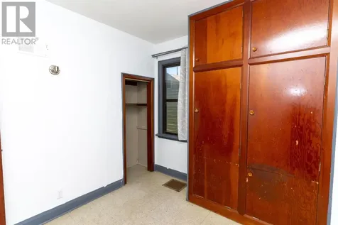 136 Court St S Thunder Bay ON P7B 2X4