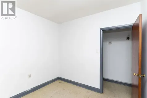 136 Court St S Thunder Bay ON P7B 2X4