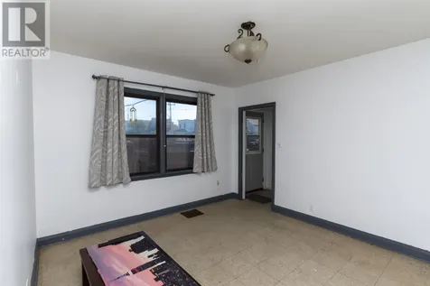 136 Court St S Thunder Bay ON P7B 2X4