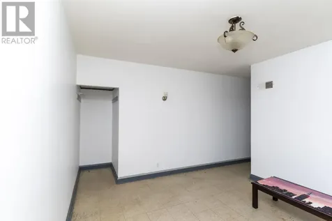 136 Court St S Thunder Bay ON P7B 2X4