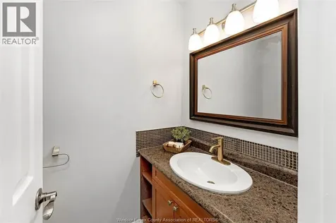 222 Donalda Court Tecumseh ON N8N 3K2