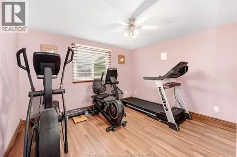 222 Donalda Court Tecumseh ON N8N 3K2
