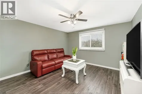 222 Donalda Court Tecumseh ON N8N 3K2