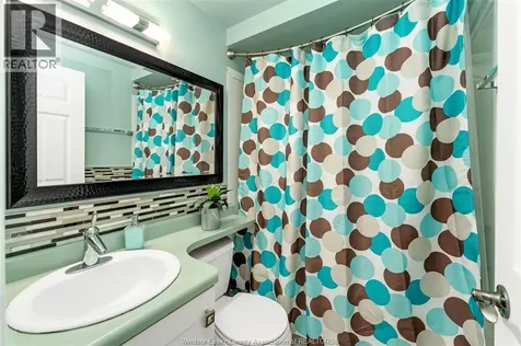 222 Donalda Court Tecumseh ON N8N 3K2