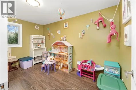 222 Donalda Court Tecumseh ON N8N 3K2