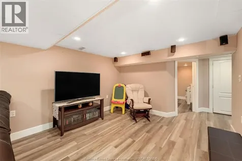 222 Donalda Court Tecumseh ON N8N 3K2
