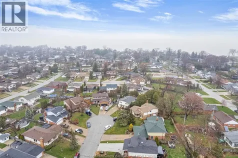 222 Donalda Court Tecumseh ON N8N 3K2