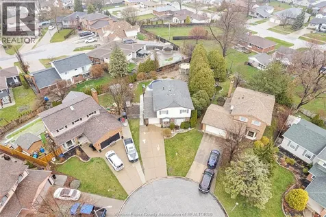 222 Donalda Court Tecumseh ON N8N 3K2