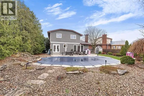 222 Donalda Court Tecumseh ON N8N 3K2