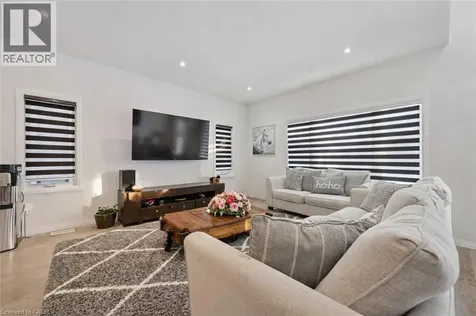 972 Stonecliffe Walk Kitchener ON N2P 0K5