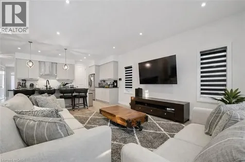972 Stonecliffe Walk Kitchener ON N2P 0K5