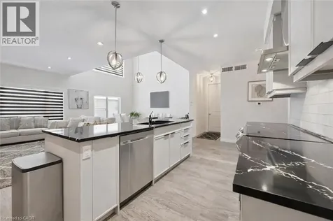 972 Stonecliffe Walk Kitchener ON N2P 0K5
