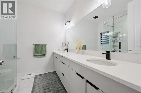 972 Stonecliffe Walk Kitchener ON N2P 0K5
