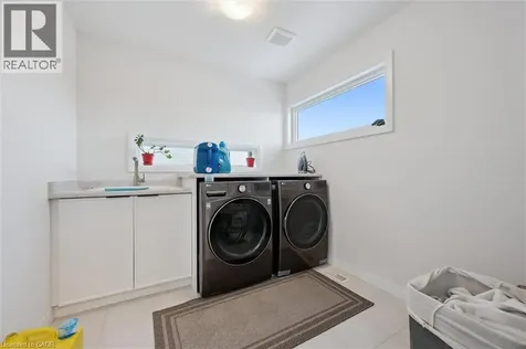 972 Stonecliffe Walk Kitchener ON N2P 0K5