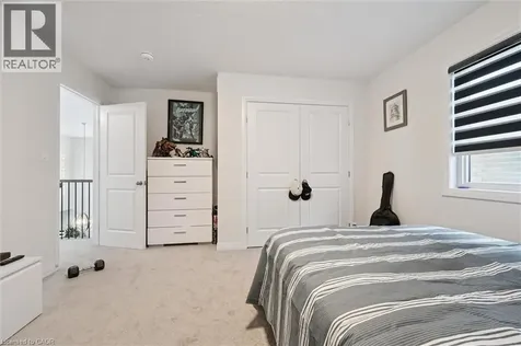 972 Stonecliffe Walk Kitchener ON N2P 0K5