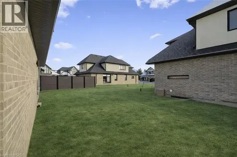 972 Stonecliffe Walk Kitchener ON N2P 0K5