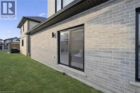 972 Stonecliffe Walk Kitchener ON N2P 0K5