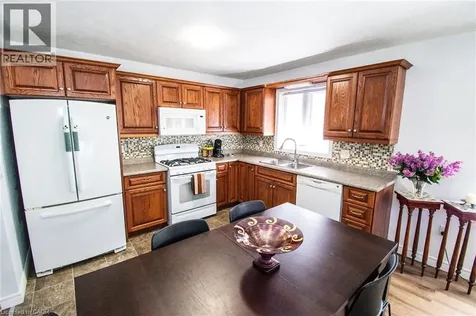 108 Forest Street East Dunnville ON N1A 1N8