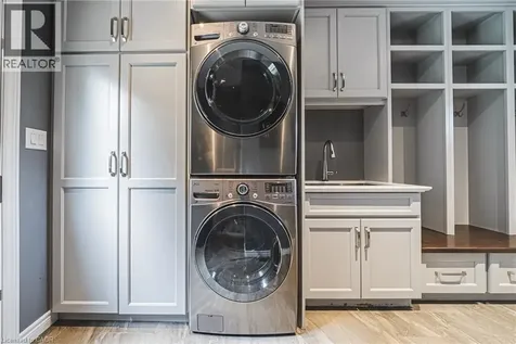 25 Orchard Hill Hamilton ON L8P 2V6