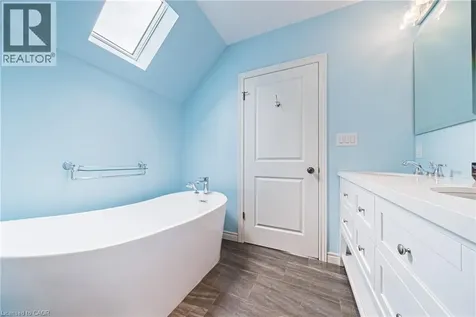 25 Orchard Hill Hamilton ON L8P 2V6