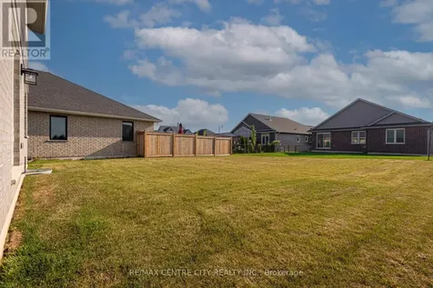 93 Benjamin Parkway St. Thomas ON N5R 0M4