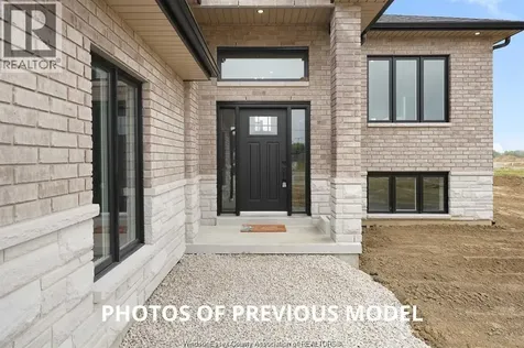 4 Lantern Lane Chatham ON N7M 0V9