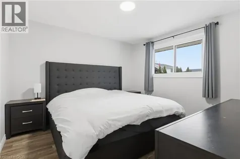 27 Blenheim Drive Stoney Creek ON L8E 1W1