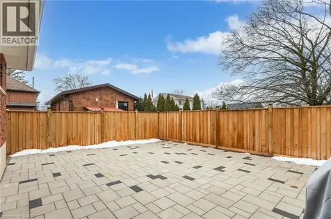 27 Blenheim Drive Stoney Creek ON L8E 1W1