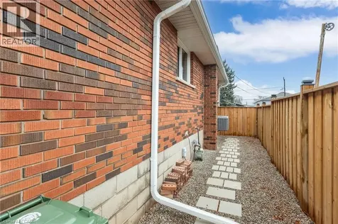 27 Blenheim Drive Stoney Creek ON L8E 1W1