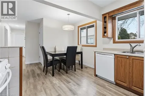 27 Blenheim Drive Stoney Creek ON L8E 1W1
