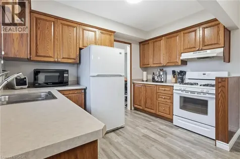 27 Blenheim Drive Stoney Creek ON L8E 1W1