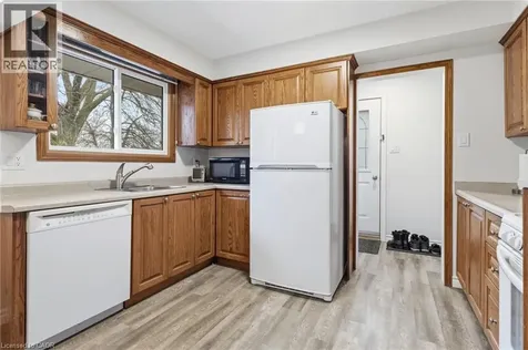 27 Blenheim Drive Stoney Creek ON L8E 1W1